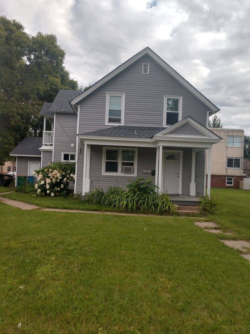 Apartment for rent at 313 1st Ave W, Cambridge, MN 55008