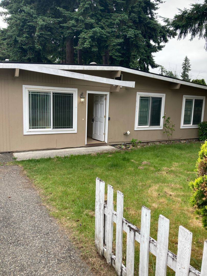 House for rent at 35652 13th Ave SW, Seattle, WA 98198