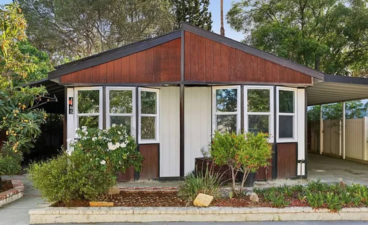 Townhouse for rent at 1165 Cherokee, Topanga, CA 90290