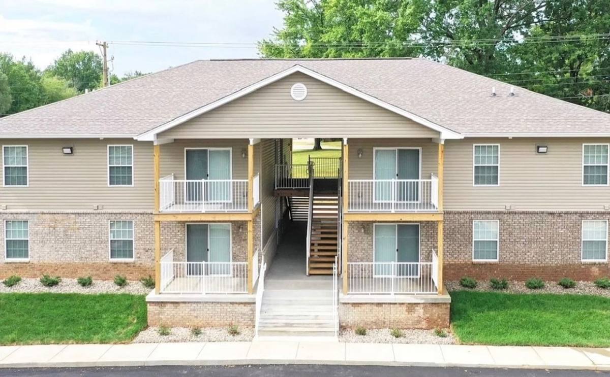 Apartment for rent at 3301 Silverthorn Lane, Louisville, KY 40299
