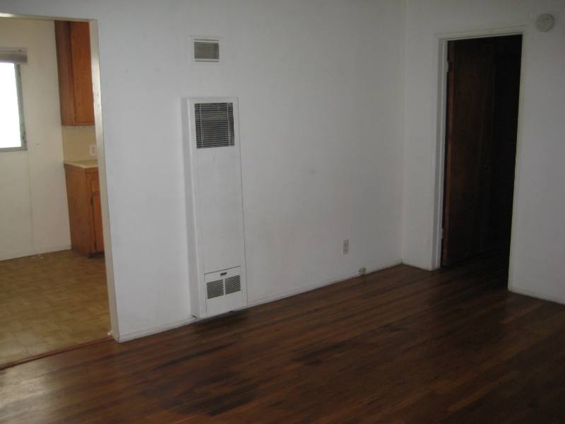Apartment for rent at 12732 Venice Blvd, Los Angeles, CA 90066