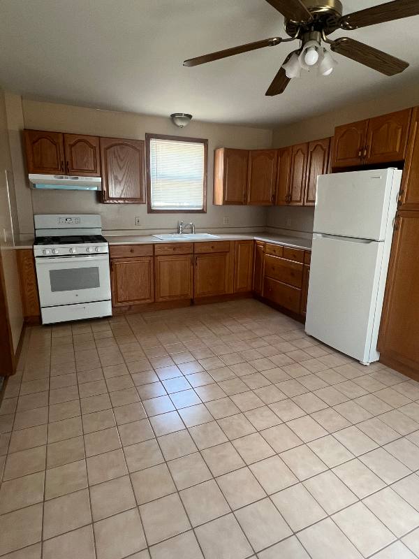 Apartment for rent at 35 Hoadley St, Naugatuck, CT 06770