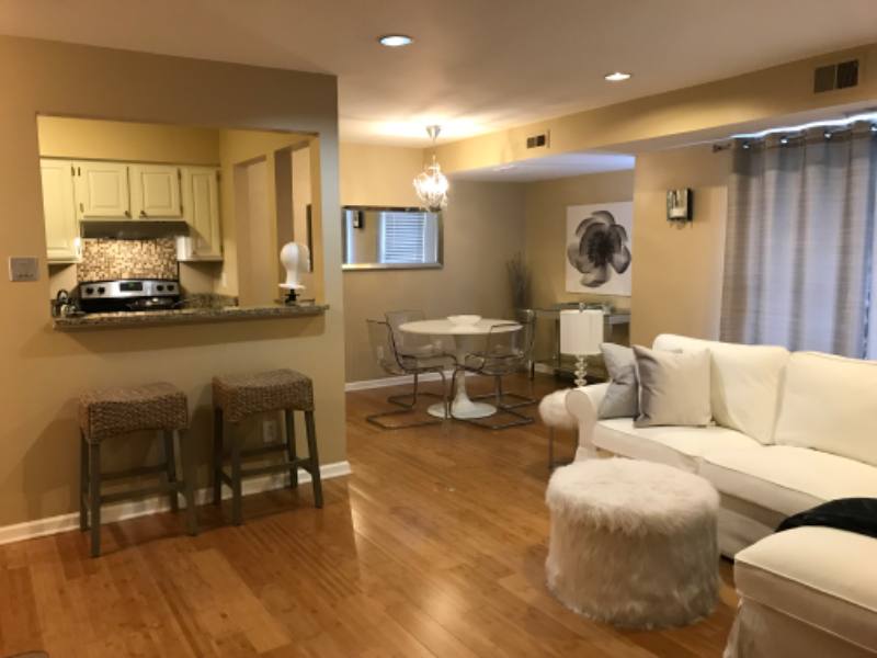 Apartment for rent at 30475 W 14 Mile Rd, Farmington, MI 48334