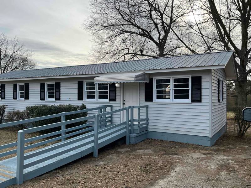 House for rent at 8402 Duncan Bridge Rd, Cleveland, GA 30528