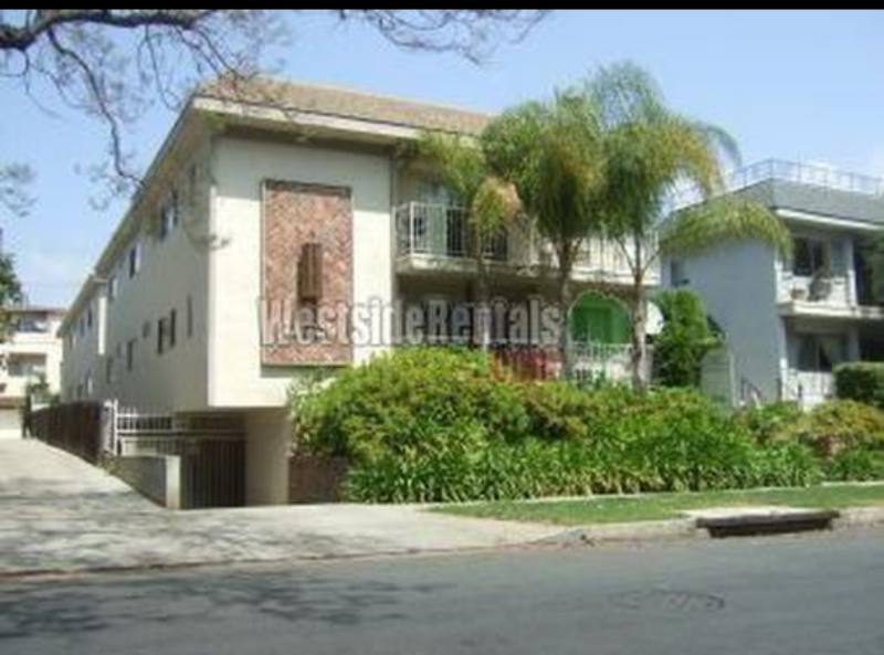 Apartment for rent at 11929 Kiowa Ave #1, Los Angeles, CA 90049