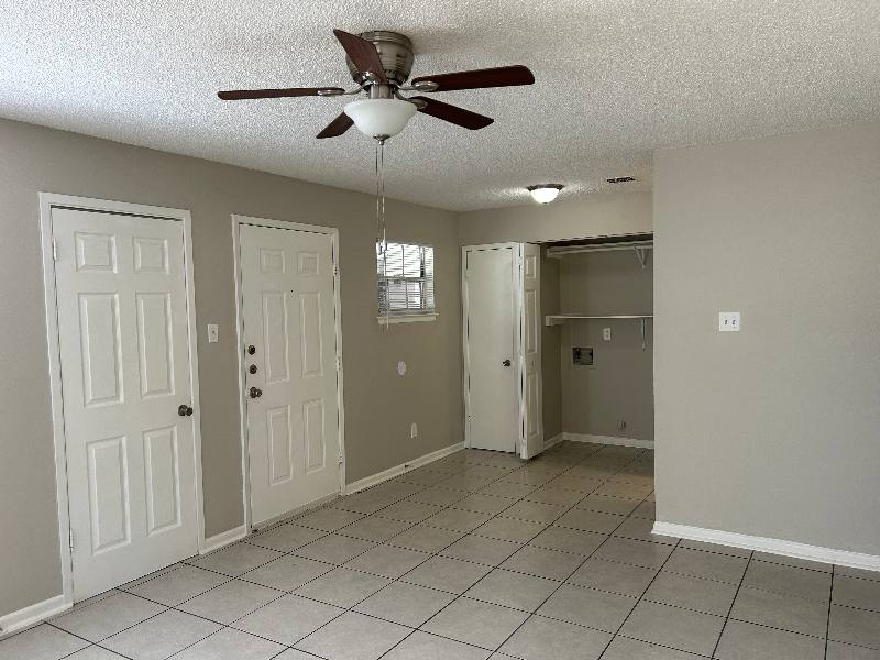 Apartment for rent at 737 W Mayfield Blvd #501, San Antonio, TX 78211