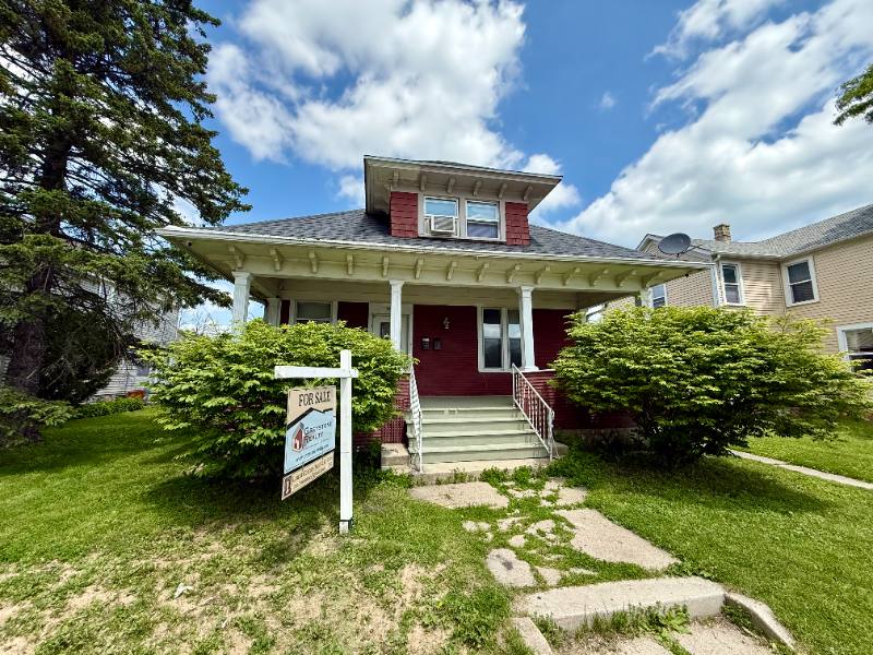 Townhouse for rent at 1416 Michigan Ave, Sheboygan, WI 53081