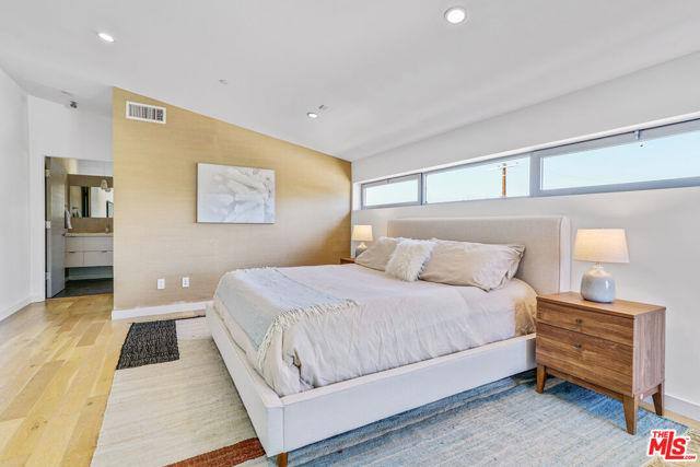House for rent at 809 Brooks Ave, Venice, CA 90291