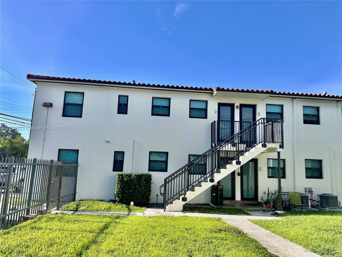 House for rent at 4204 SW 14th St #4, Miami, FL 33134