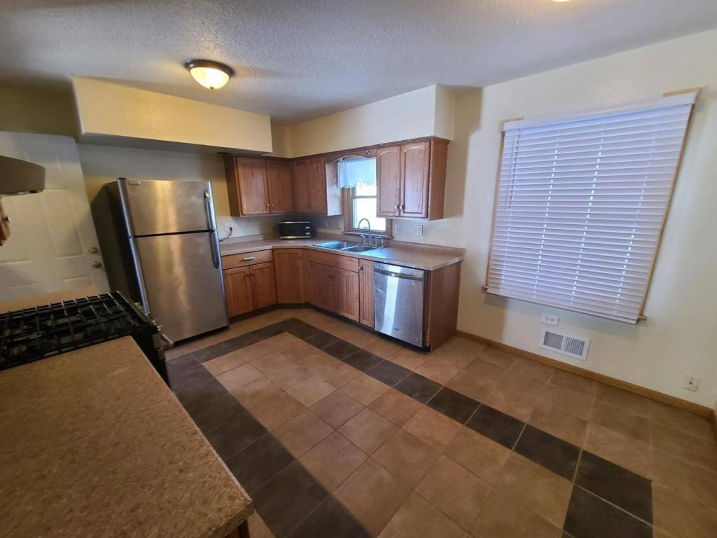 Apartment for rent at 1527 N 17th St, Bismarck, ND 58501