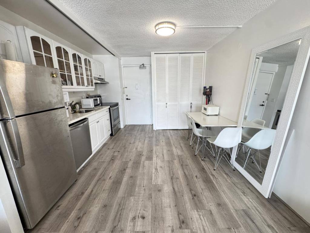 1655 Makaloa St, Honolulu, HI 96814