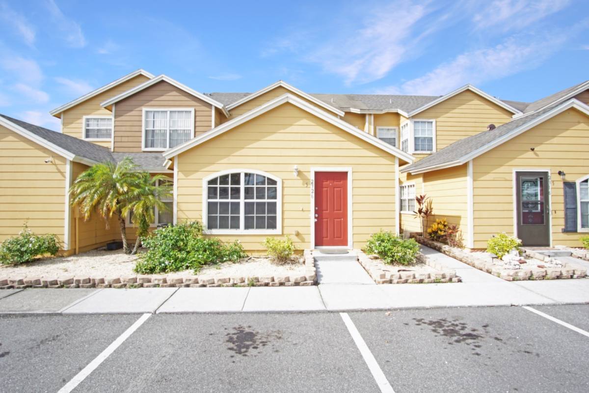 Apartment for rent at 2326 Fan Palm Dr #LOCKOUT, Davenport, FL 33897
