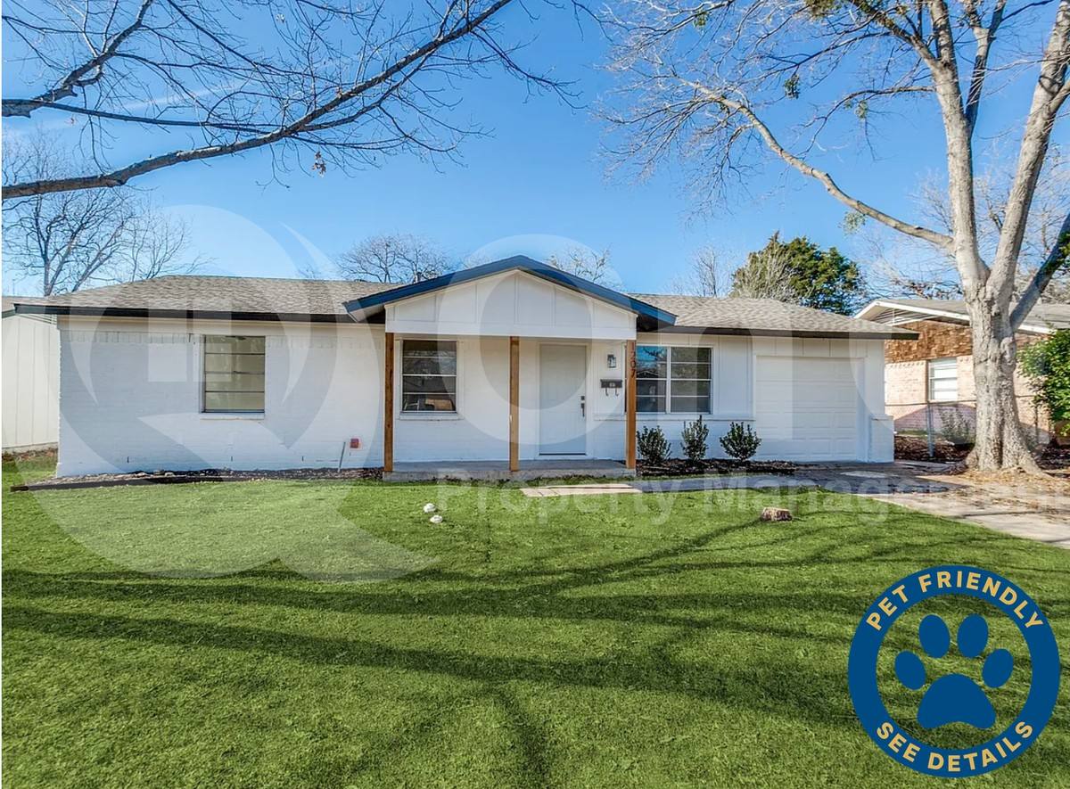 House for rent at 1207 Crestridge Dr, Plano, TX 75075