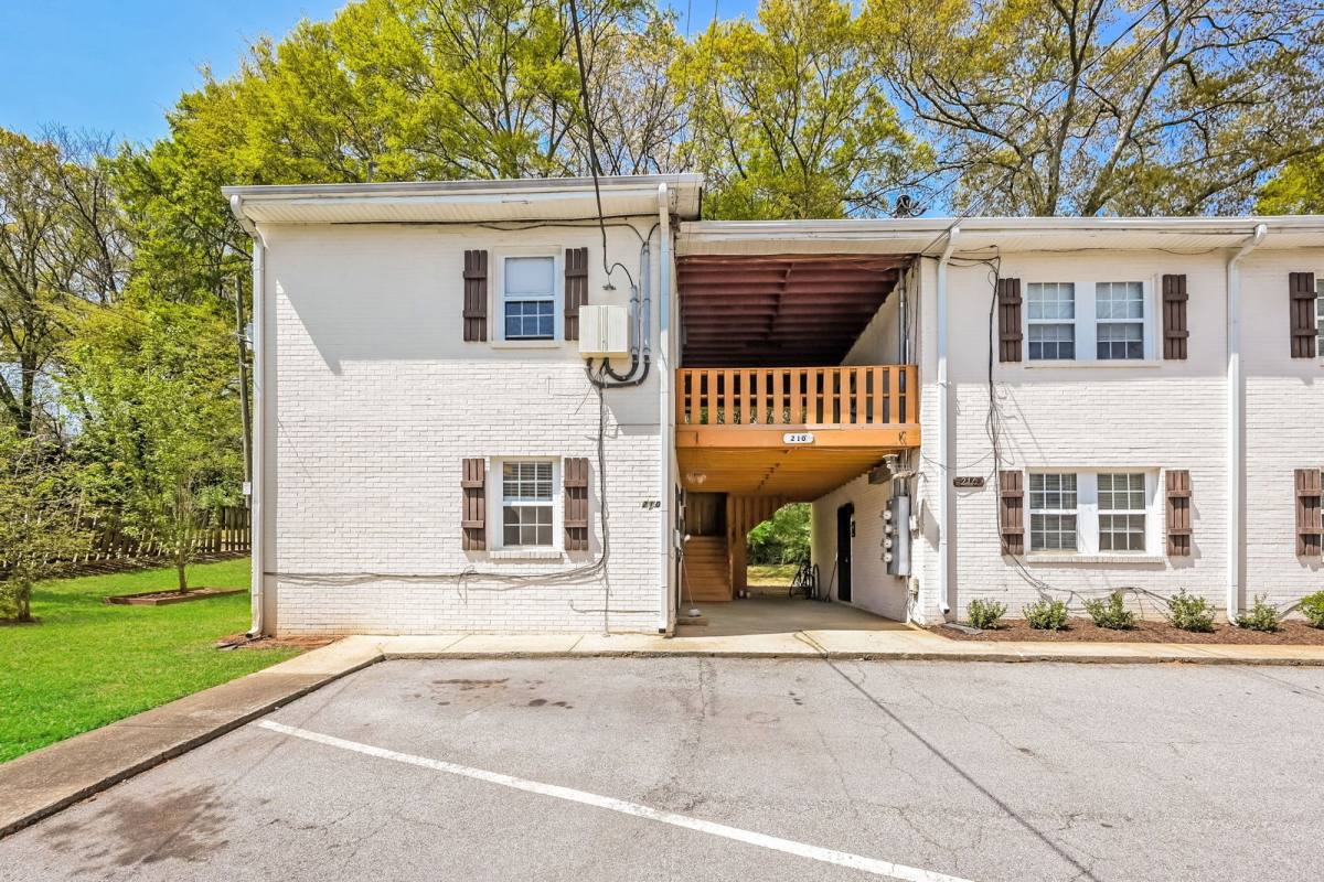 Apartment for rent at 210 Kirkwood Rd NE #1, Atlanta, GA 30317