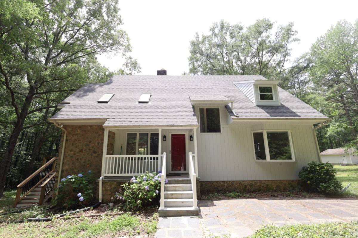 House for rent at 17103 Tyler Station Rd, Beaverdam, VA 23015
