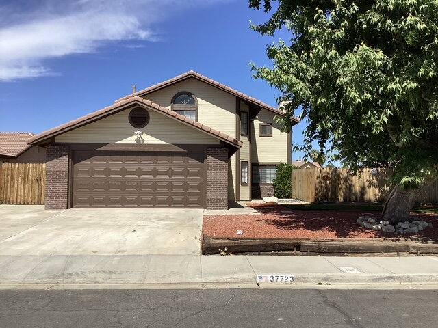 House for rent at 37723 Vintage Dr, Palmdale, CA 93550