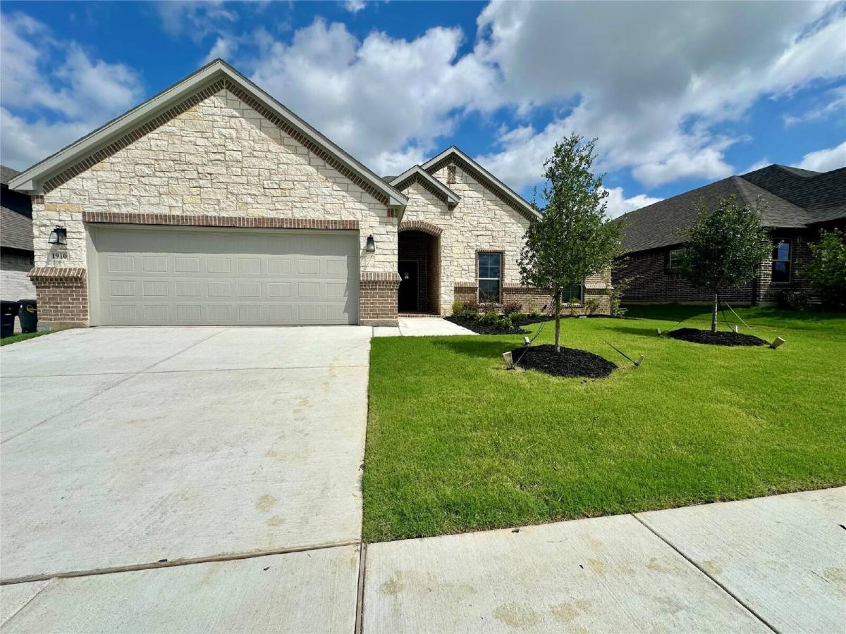 House for rent at 1910 Lake Tahoe Lane, Cleburne, TX 76033