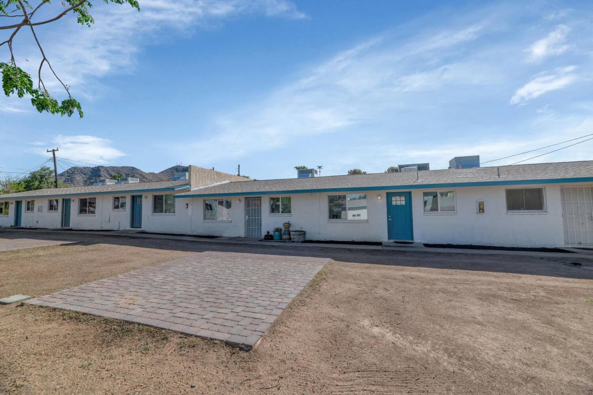 Apartment for rent at 715 W Cinnabar Ave #1, Phoenix, AZ 85021