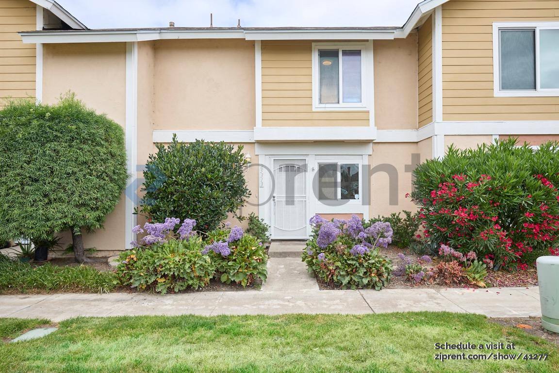 Townhouse for rent at 25313 Va Viejo St, Lake Forest, CA 92630