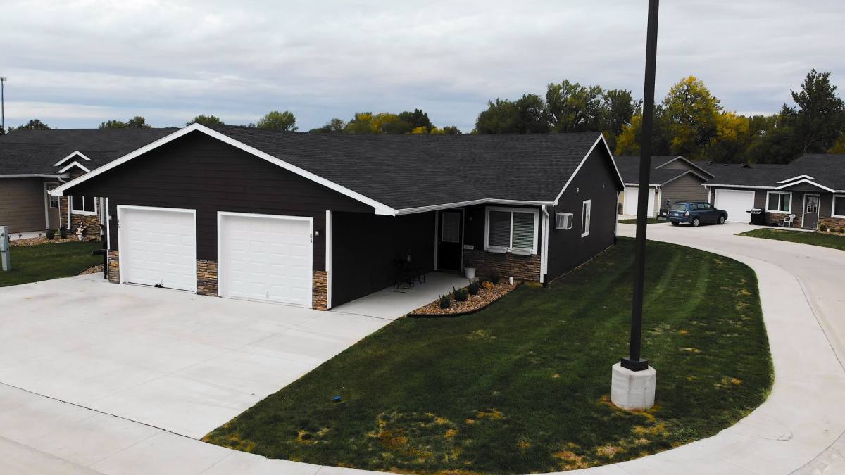 Townhouse for rent at 29456 Old Portland Rd, Adel, IA 50003