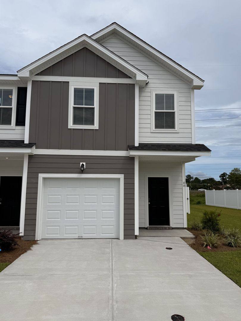 Townhouse for rent at 66 Stafford Loop, Richmond Hill, GA 31324