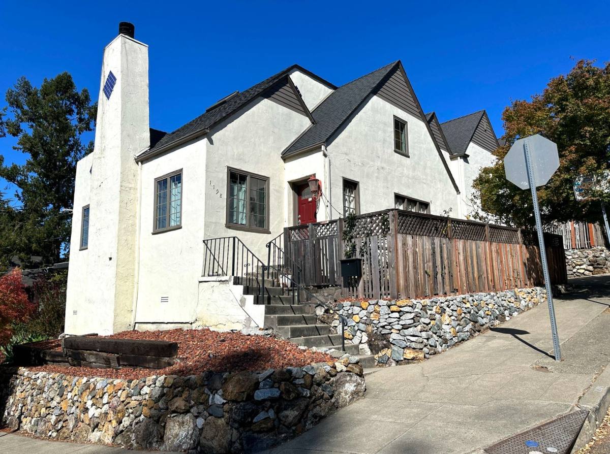 Apartment for rent at 1192-1198 Laurel St, Berkeley, CA 94708