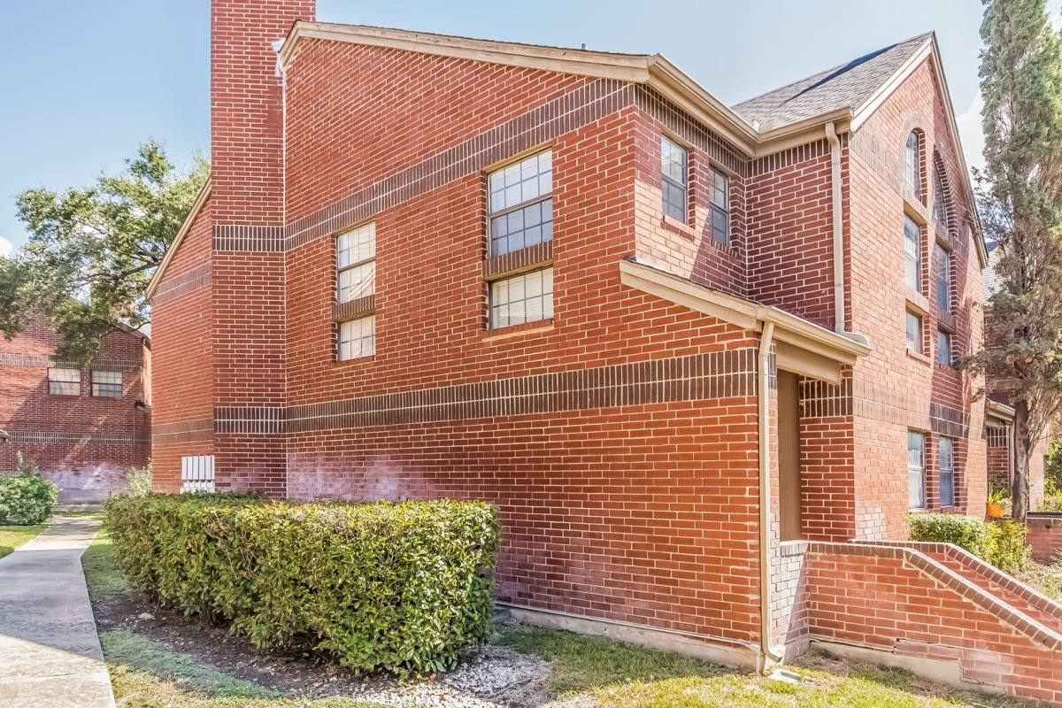 Apartment for rent at 7930 Roanoke Run, San Antonio, TX 78240