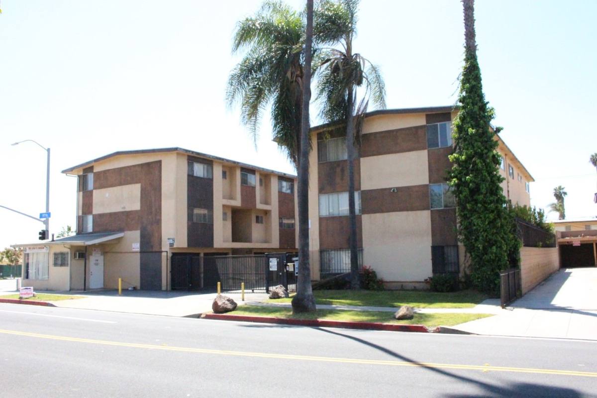 Apartment for rent at 652 E 97th St, Inglewood, CA 90301