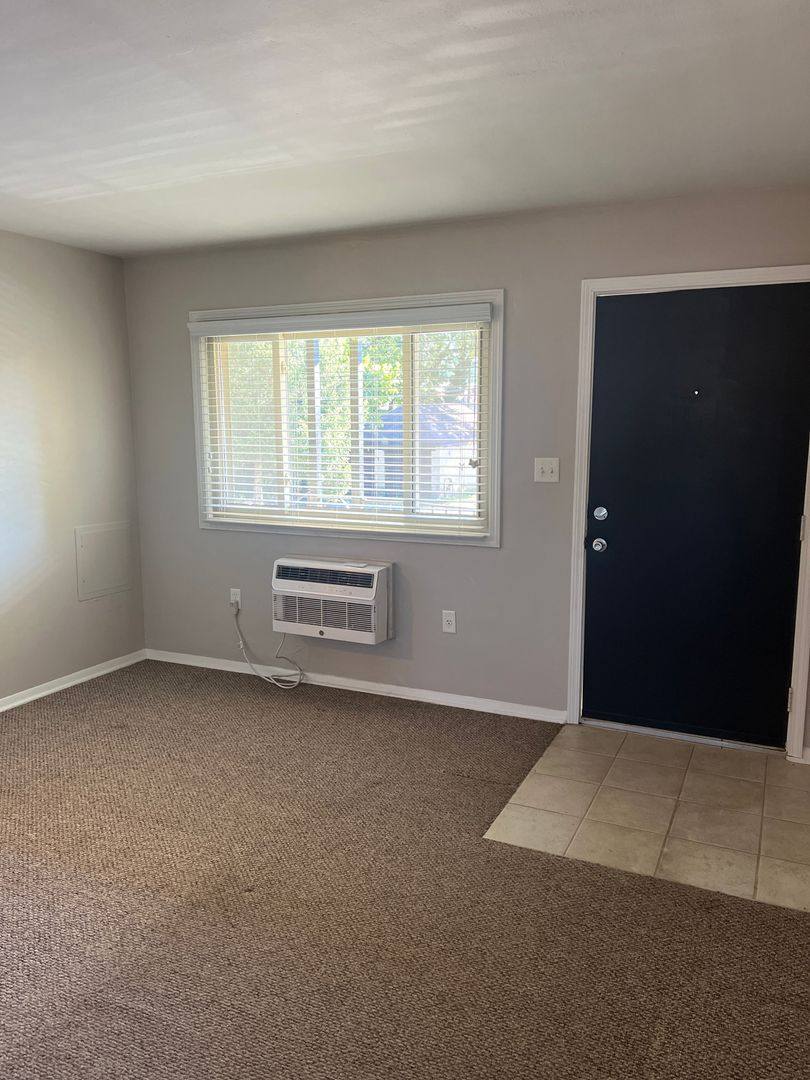 Apartment for rent at 10 Indian Springs, Columbus, OH 43214