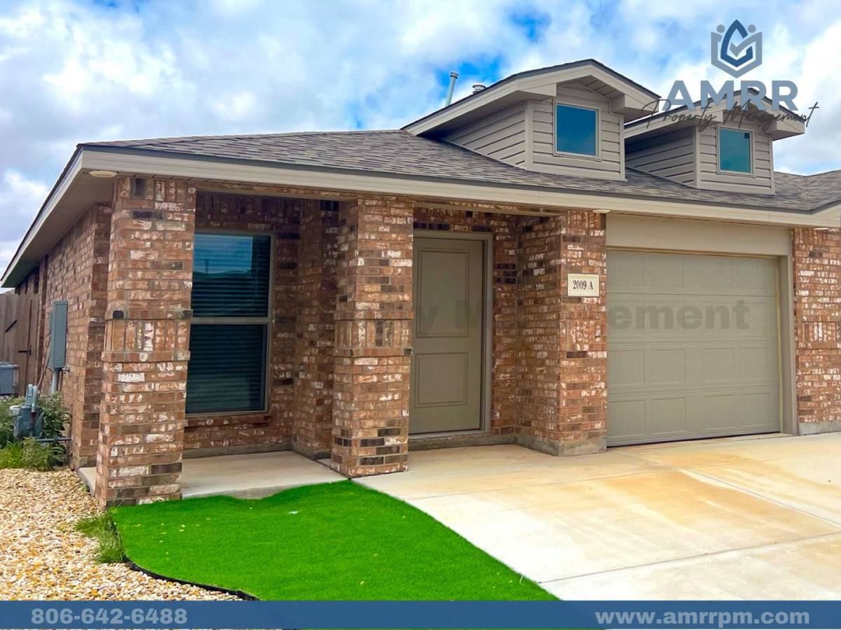 Townhouse for rent at 2009 Bryan Ave, Wolfforth, TX 79382