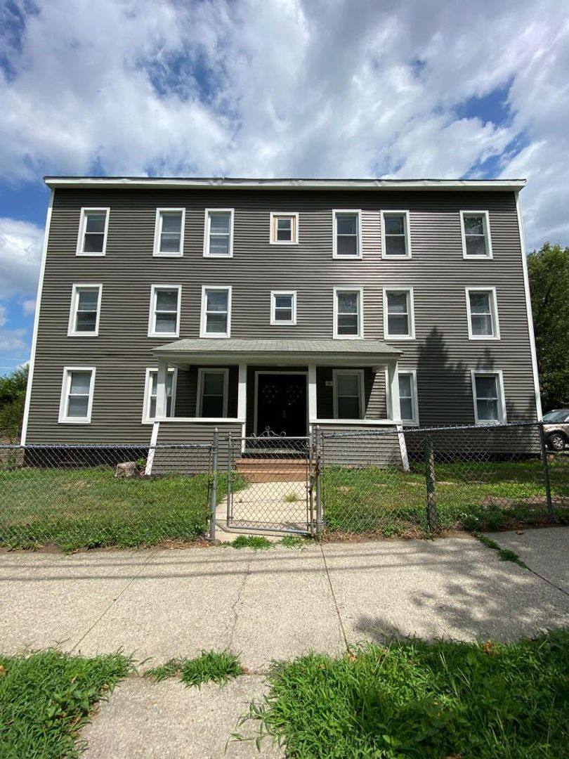 Apartment for rent at 1370 Worcester St, Indian Orchard, MA 01151