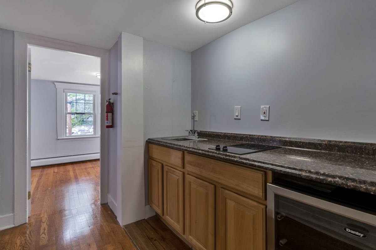 Apartment for rent at 401 Crown St, New Haven, CT 06511