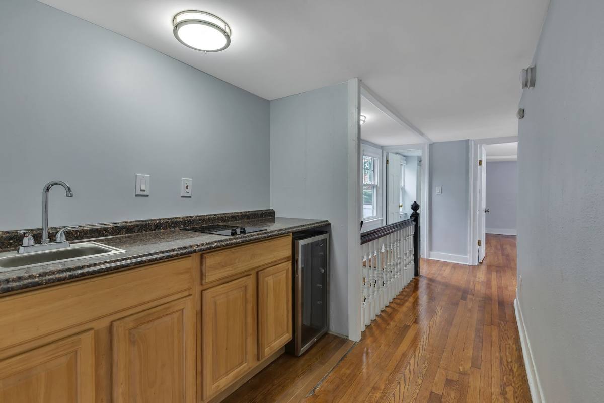 Apartment for rent at 401 Crown St, New Haven, CT 06511