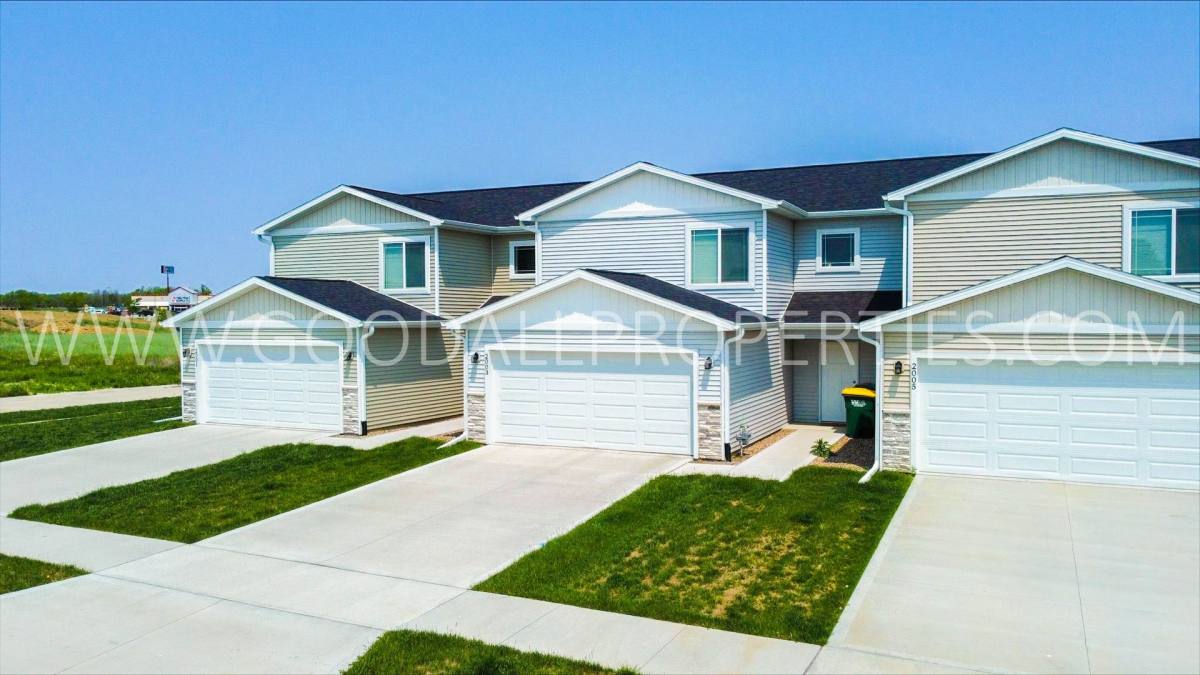 Townhouse for rent at 2003 Adler Court, De Soto, IA 50069