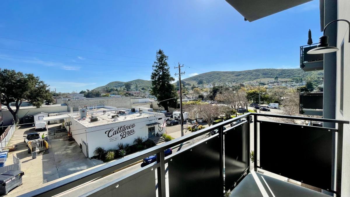 Condo for rent at 2475 Victoria Ave, San Luis Obispo, CA 93401