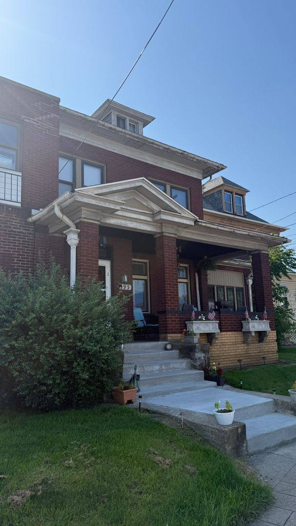 Apartment for rent at 193 9th St, Monaca, PA 15061