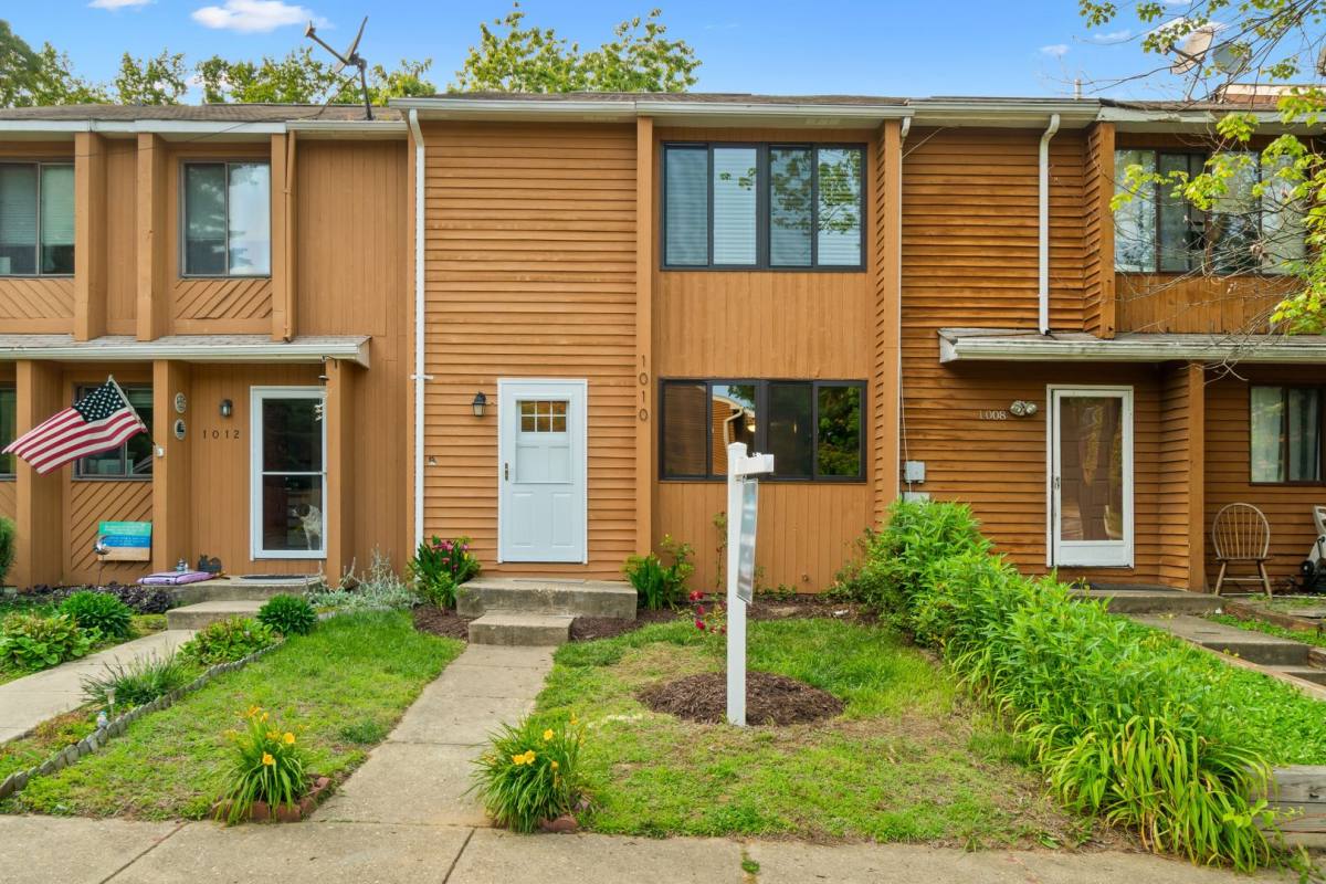 Townhouse for rent at 1010 Commanders Way N, Annapolis, MD 21409