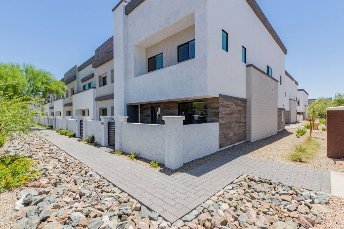 Townhouse for rent at 1318 S 105th Place #101, Mesa, AZ 85209