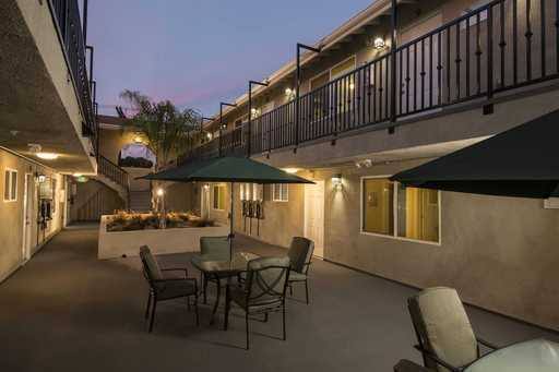 Apartment for rent at 3856 S Normandie Ave, Los Angeles, CA 90037