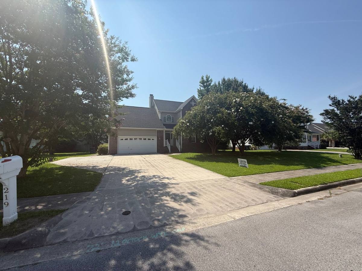 House for rent at 219 Newport Dr, Jacksonville, NC 28540