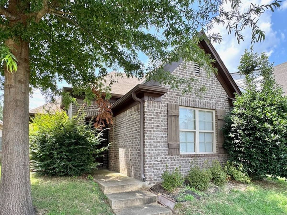 Apartment for rent at 1579 Wynne Grove, Cordova, TN 38016