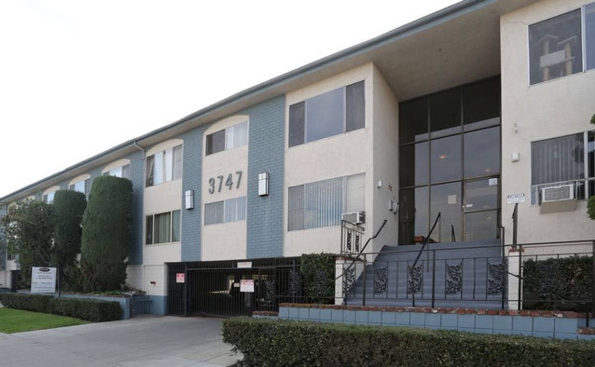 Apartment for rent at 3747 Sepulveda Blvd, Los Angeles, CA 90034