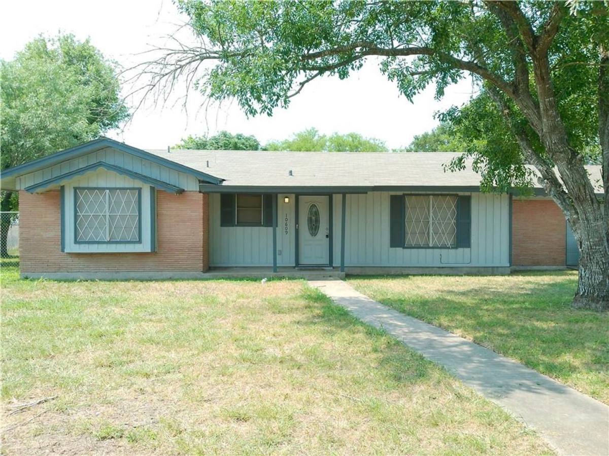 House for rent at 10609 Kingwood Dr, Corpus Christi, TX 78410