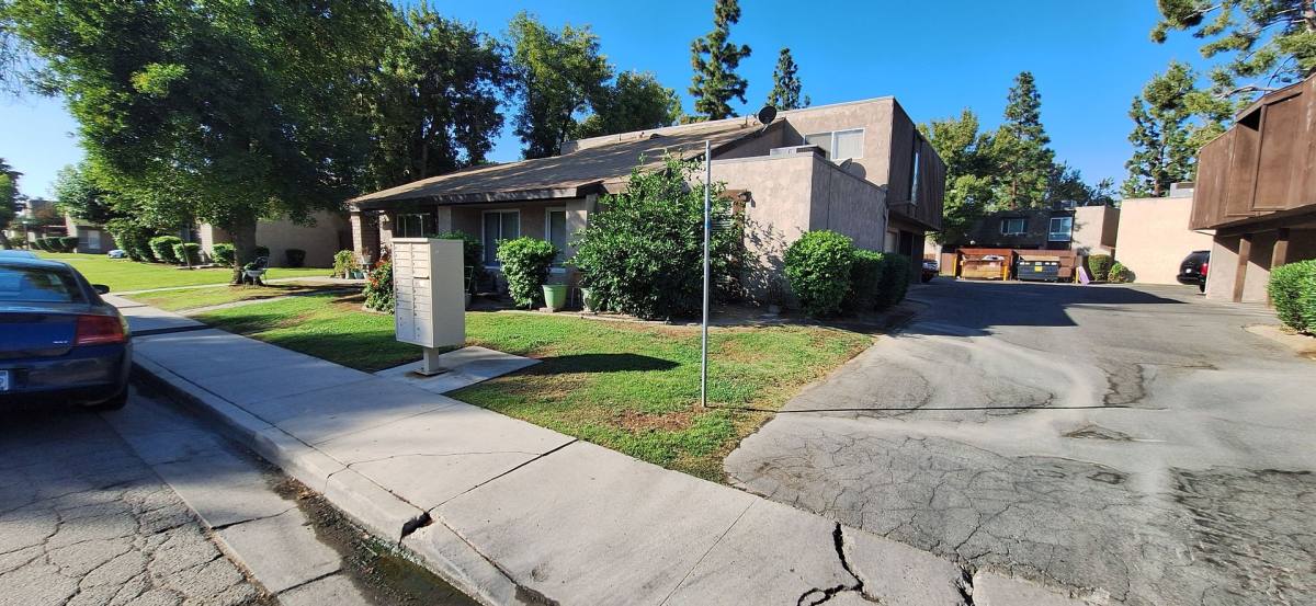 Condo for rent at 2105 Pinon Springs Circle, Bakersfield, CA 93309