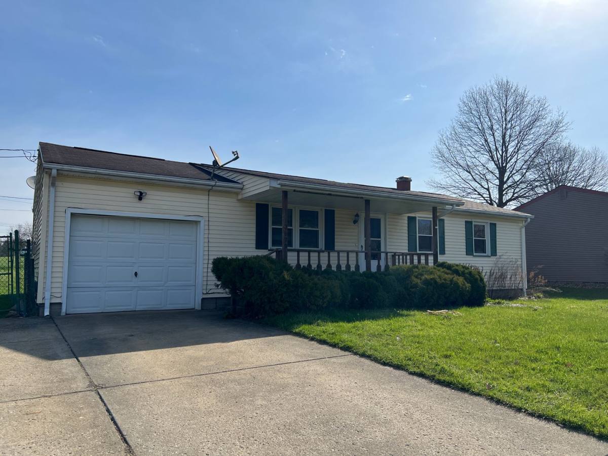 House for rent at 3679 Oakview Dr, Girard, OH 44420