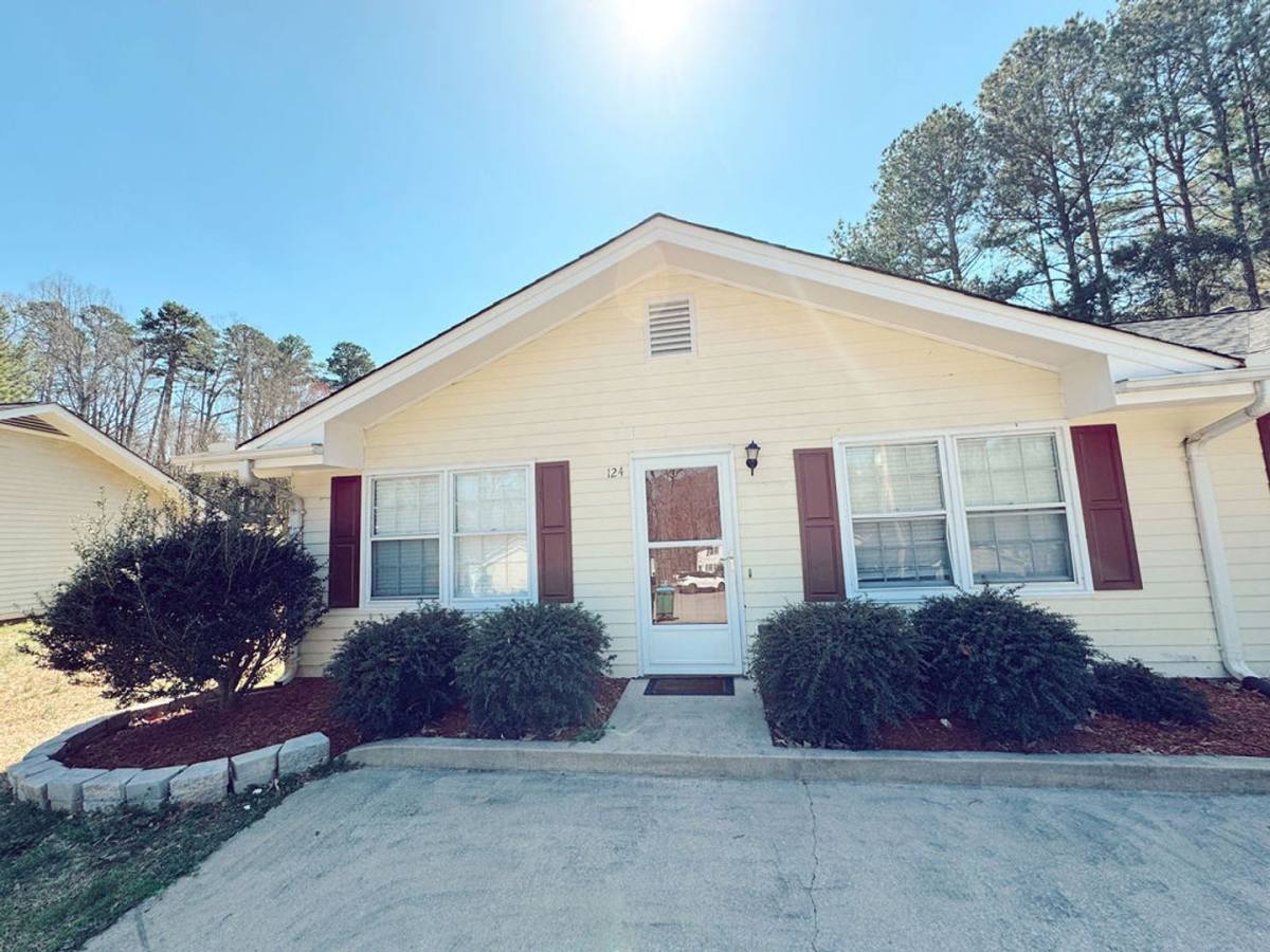 Apartment for rent at 88 Creek Side Dr, Commerce, GA 30529