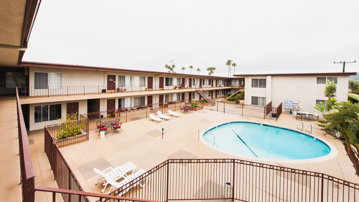 Apartment for rent at 4208 Sepulveda Blvd, Torrance, CA 90505