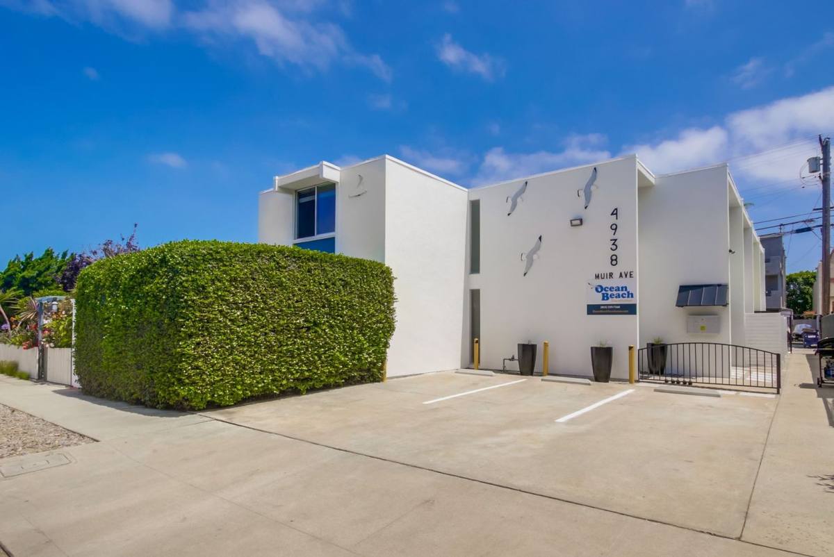 Townhouse for rent at 4938 Muir Ave, San Diego, CA 92107