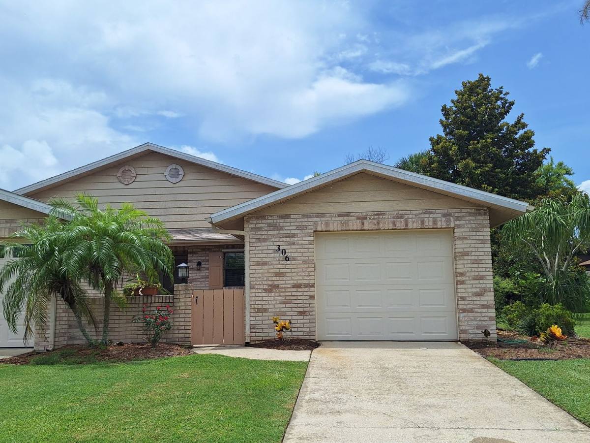 House for rent at 306 Paradise Lane, Edgewater, FL 32141