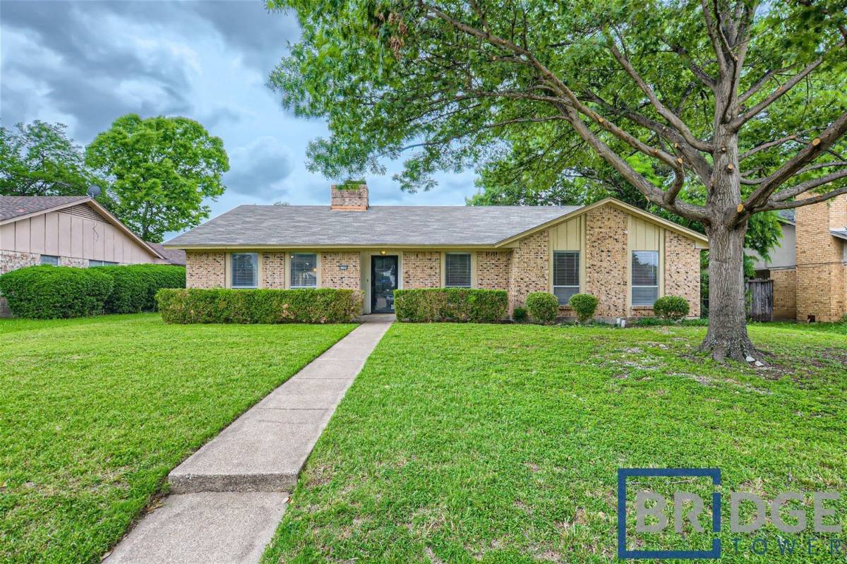 House for rent at 306 Trailridge Dr, Richardson, TX 75081